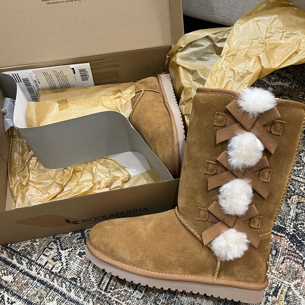 NWT UGG BOOTS
